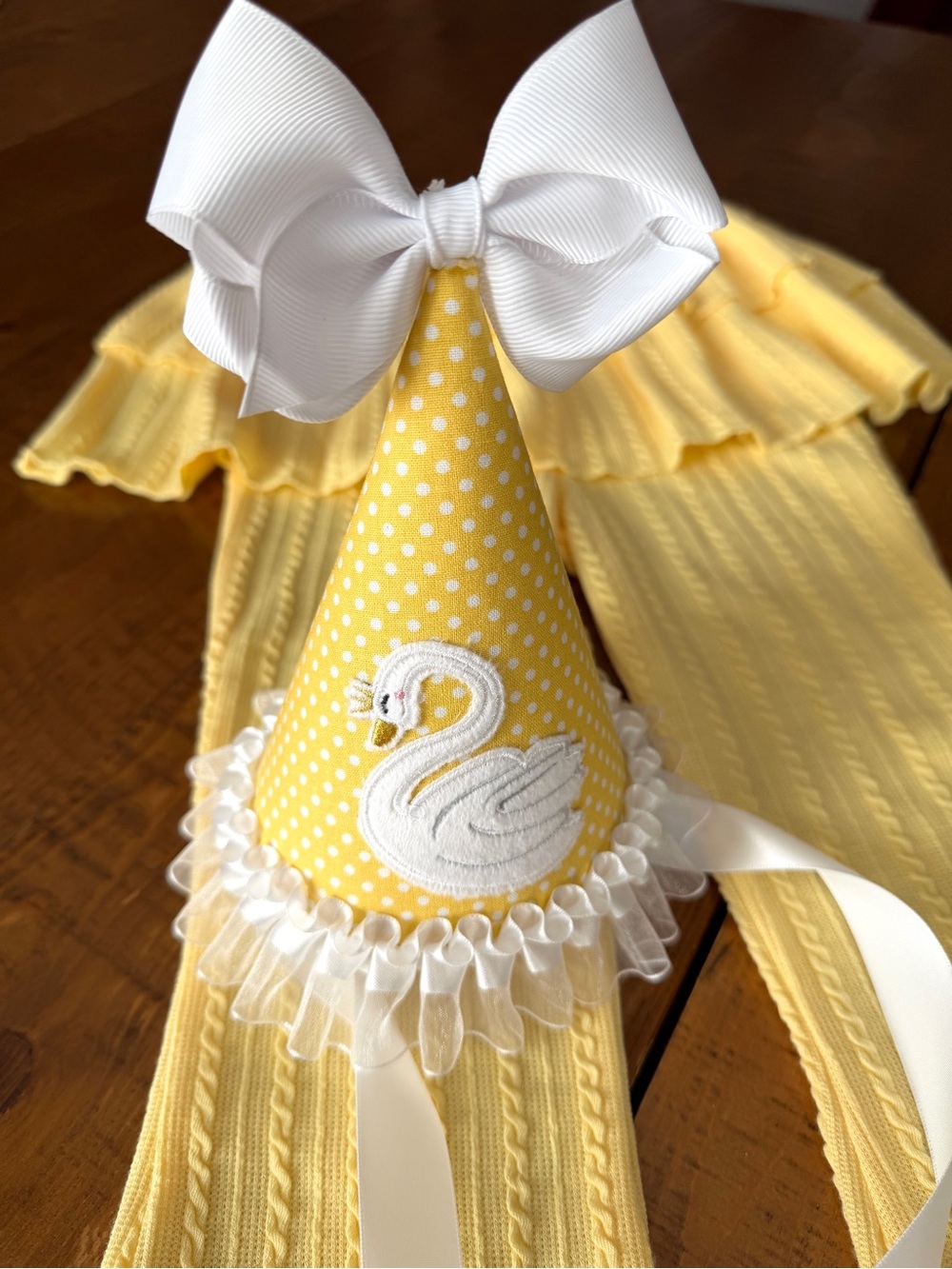 Girls 3T Outfit Yellow Ruffled Knit with fabric Birthday Party Hat - Picture 5 of 6